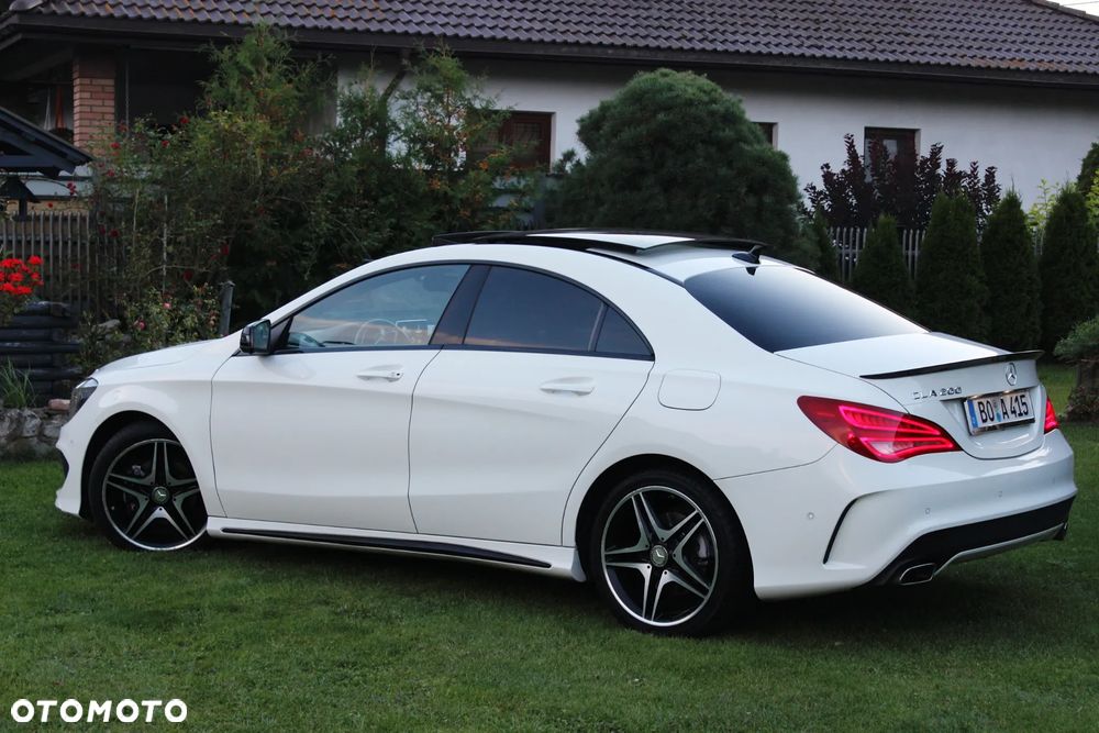 Mercedes-Benz CLA 200 7G-DCT AMG Line - 14