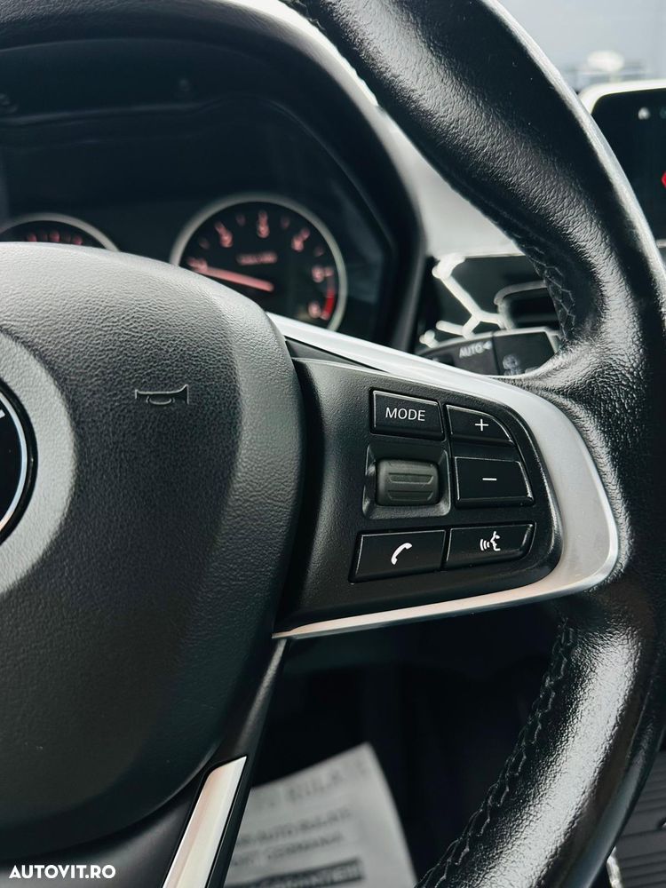 BMW X1 sDrive18d Aut. xLine - 32