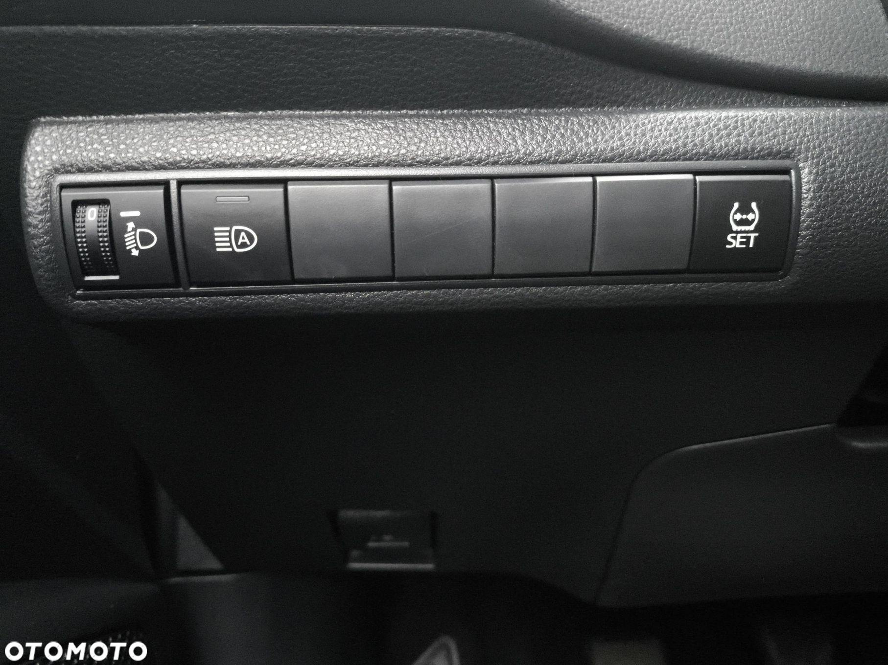 Toyota Corolla - 24