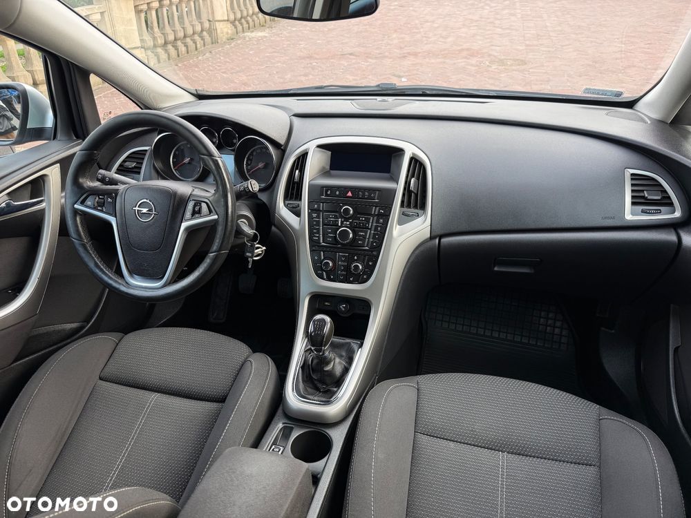 Opel Astra 1.4 T Cosmo - 28