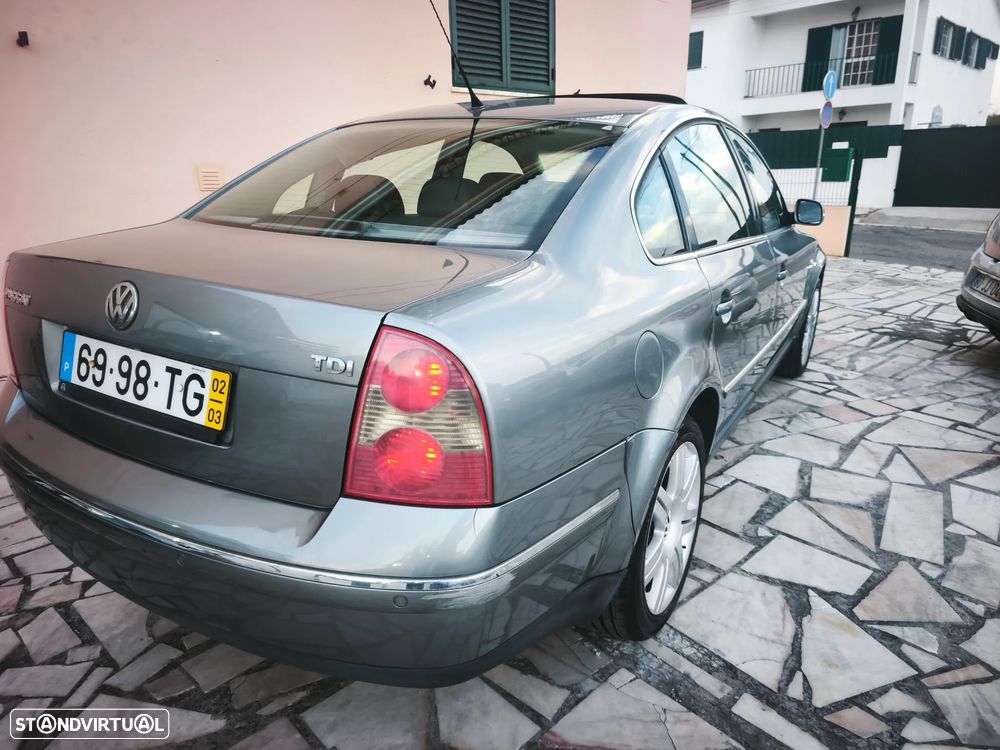 VW Passat 1.9 TDi Highline - 3