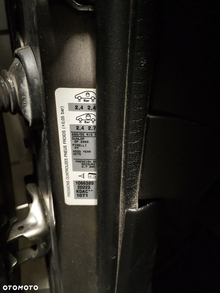 Peugeot 307 SW 110 Automatik Premium - 24