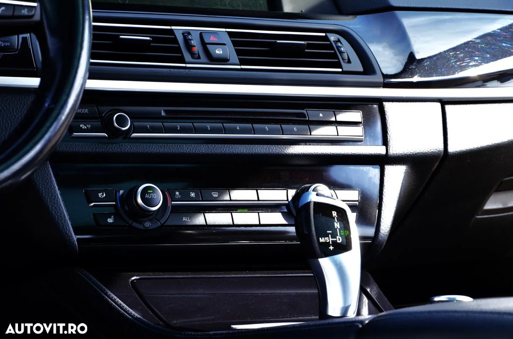 BMW Seria 5 520d Aut. Luxury Line - 18