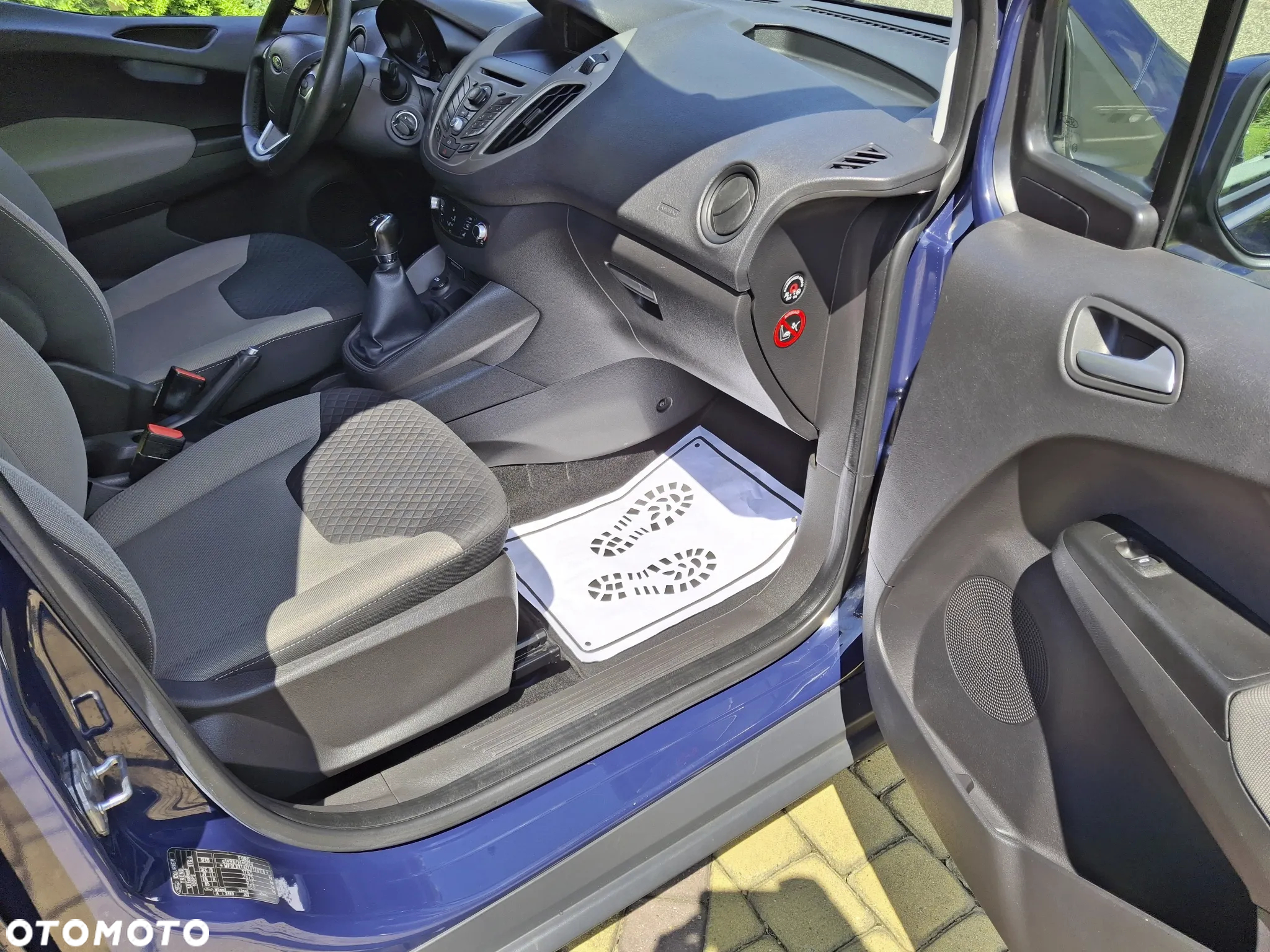 Ford Tourneo Courier 1.0 EcoBoost Ambiente - 17