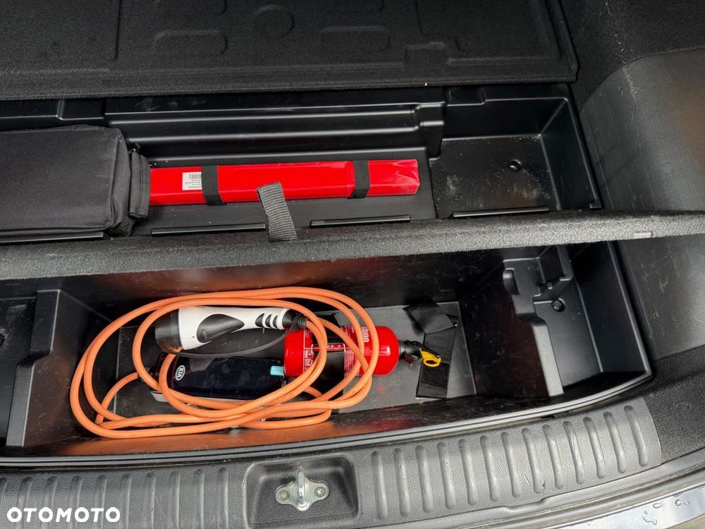 Kia Ceed 1.6 GDI PHEV L Business Line DCT - 11