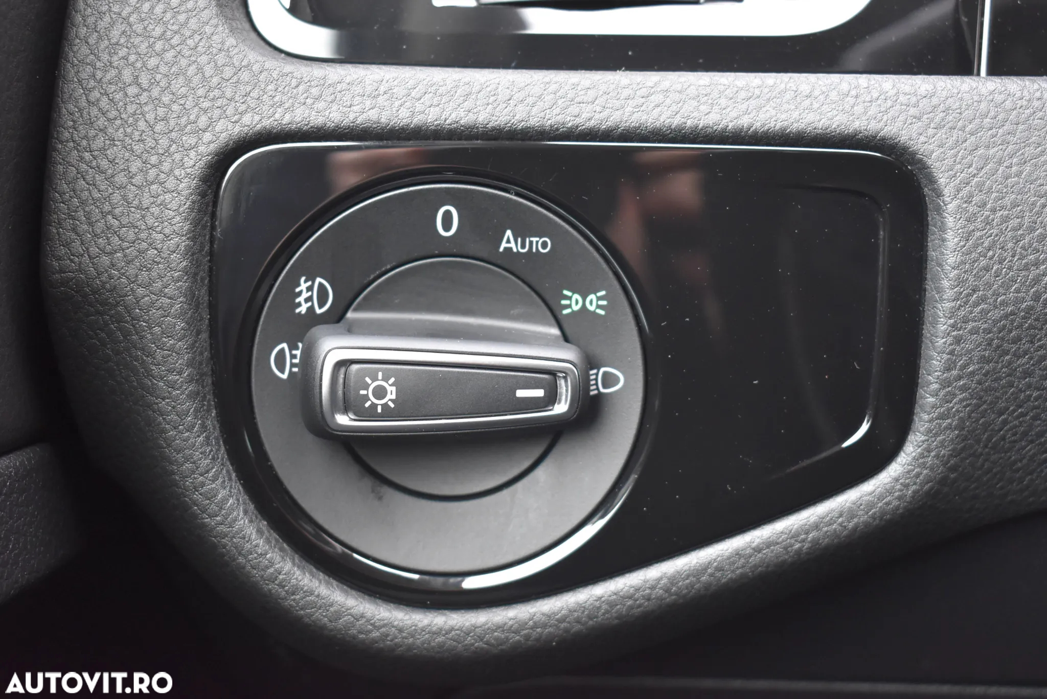 Volkswagen Golf Variant 2.0 TDI SCR DSG Highline - 13