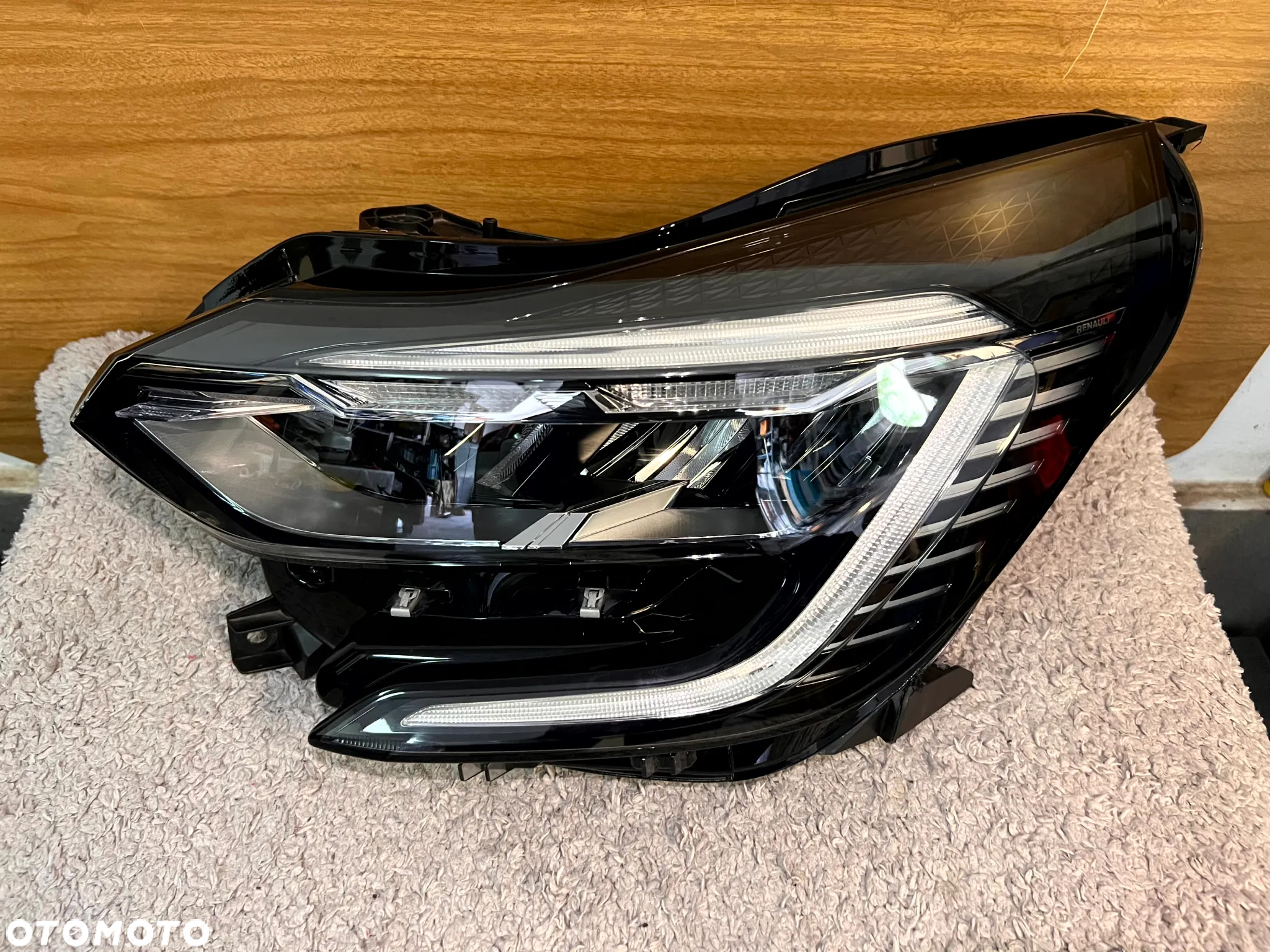 RENAULT CAPTUR II 2019-2023 LAMPA LEWY PRZÓD LEWA PRZEDNIA REFLEKTOR LED ORYGINAŁ EUROPA 260601693R - 2