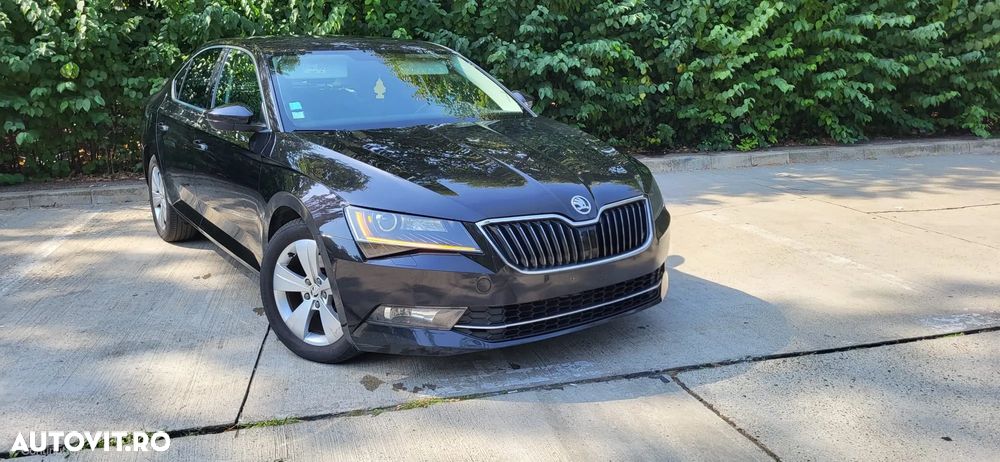 Skoda Superb 2.0 TDI DSG Premium Edition - 1