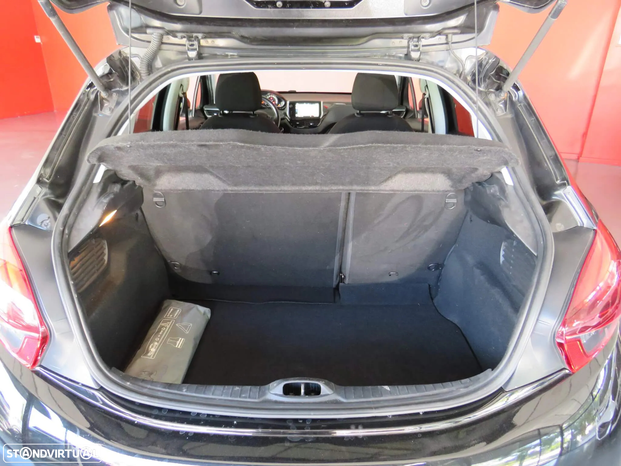 Peugeot 208 1.2 PureTech Allure - 40