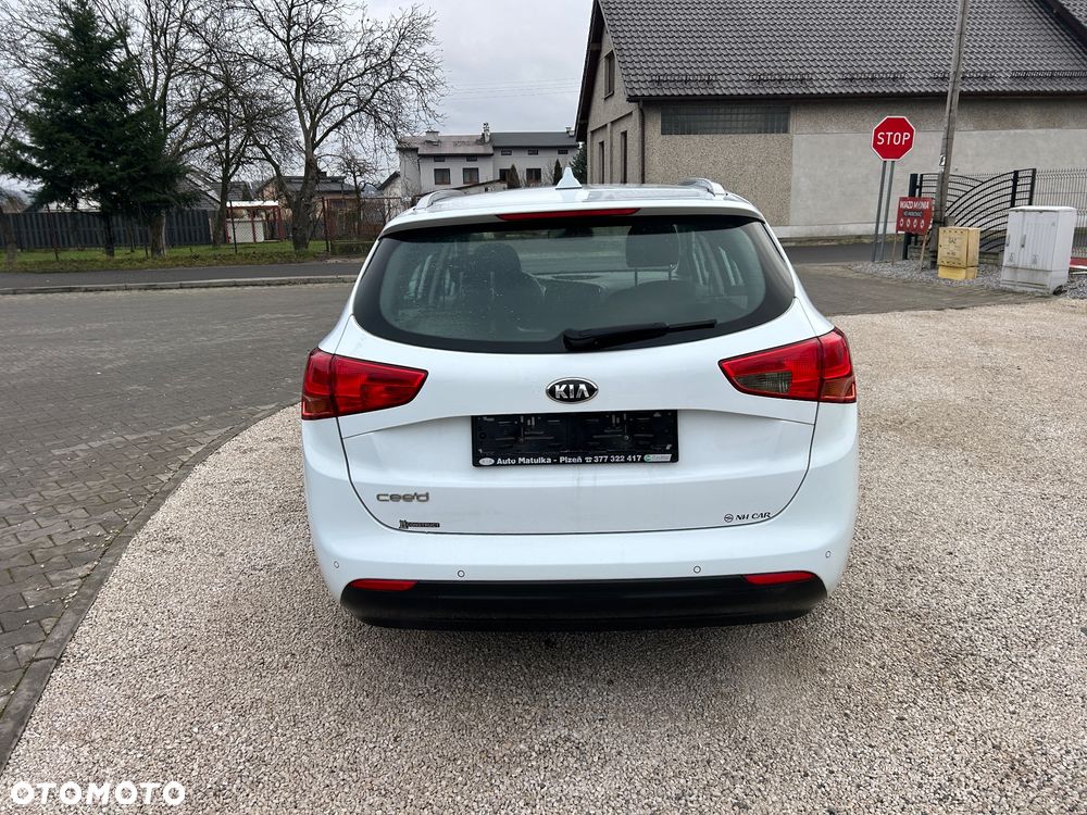 Kia Ceed - 11