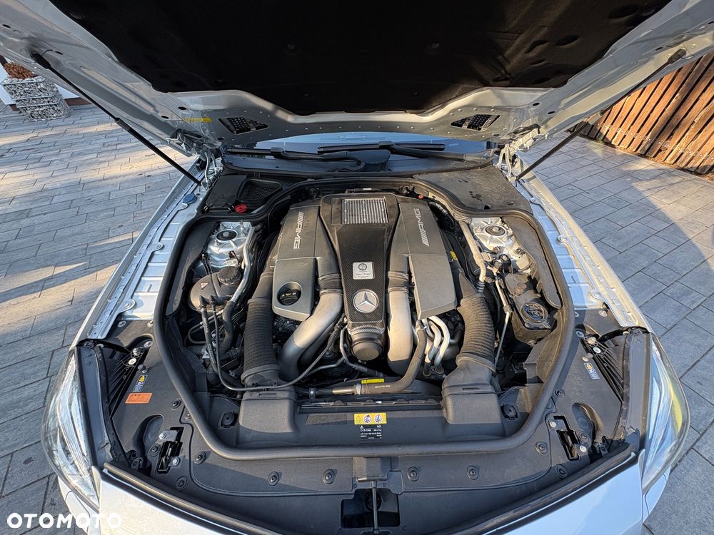 Mercedes-Benz SL 63 AMG - 25