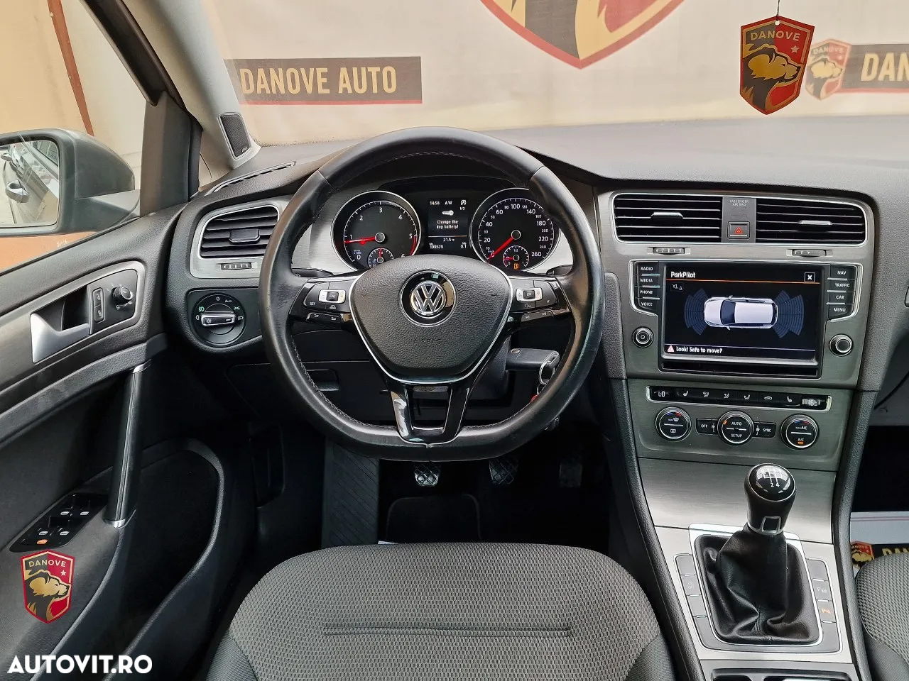 Volkswagen Golf 1.6 TDI BlueMotion Technology Comfortline - 18