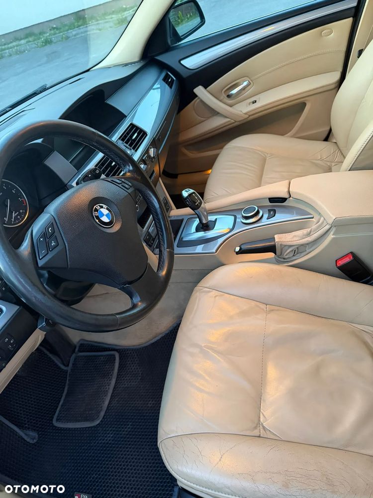BMW Seria 5 525i - 13
