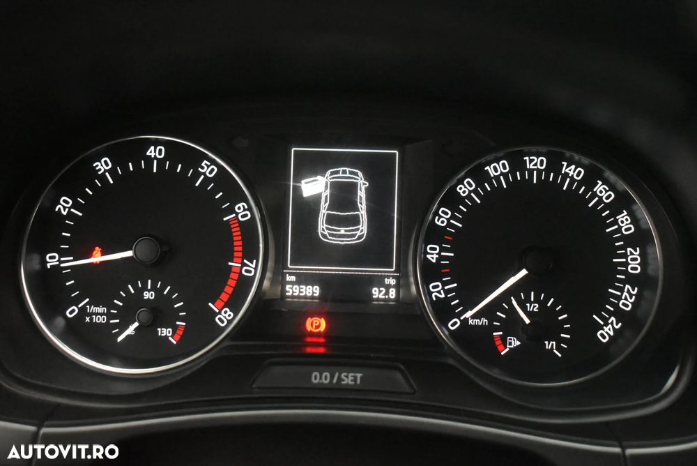 Skoda Fabia 1.0 MPI Style - 11