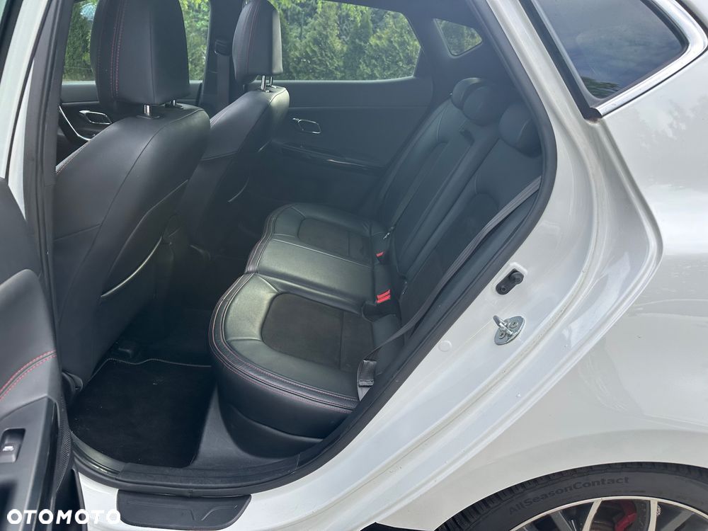 Kia Ceed 1.6 T-GDI GT XL - 8