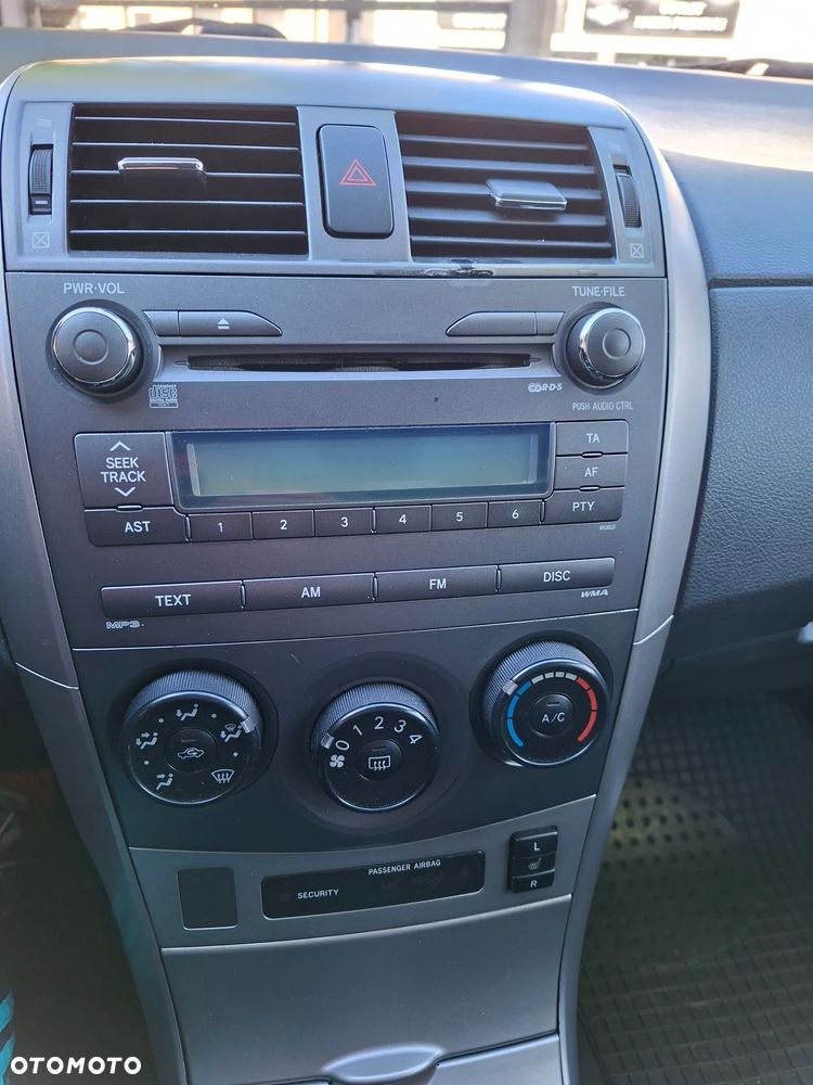 Toyota Corolla 1.6 VVT-i Luna - 9