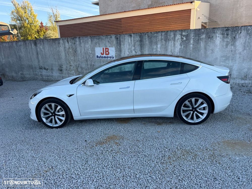 Tesla Model 3 - 5