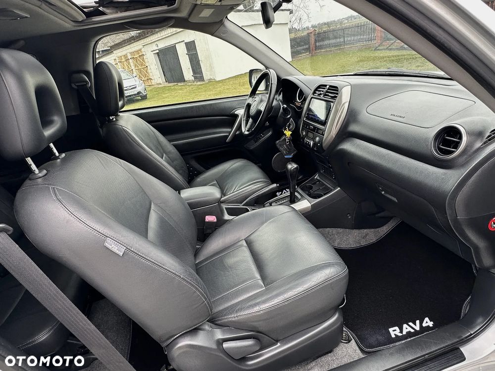 Toyota RAV4 2.0 VVT-i Sol - 8