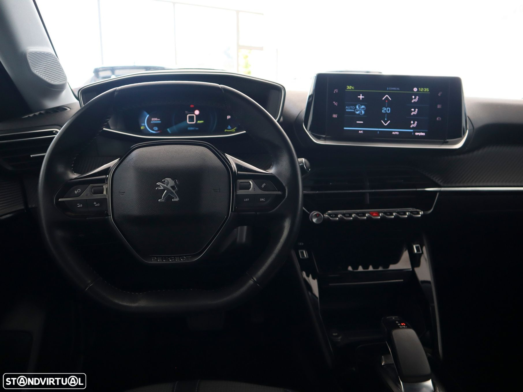 Peugeot e-208 - 21