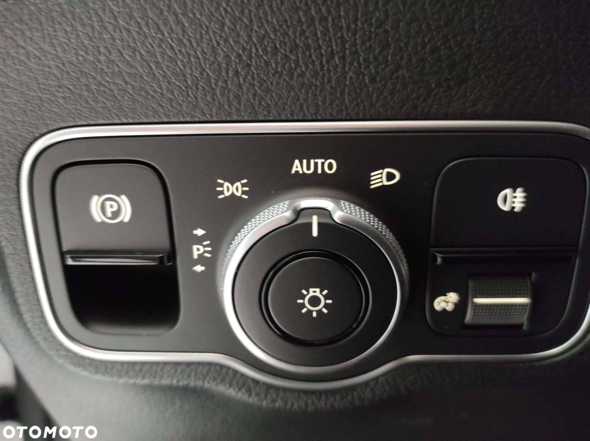 Mercedes-Benz GLA 200 Style - 9