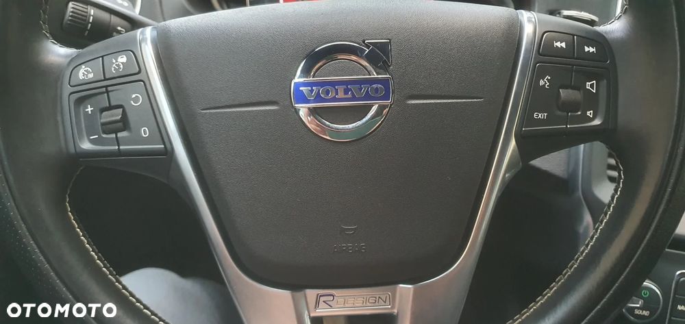 Volvo V40 D2 R Design - 9