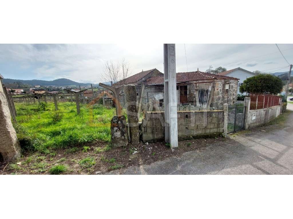 Moradia para restauro. - Grande imagem: 2/6