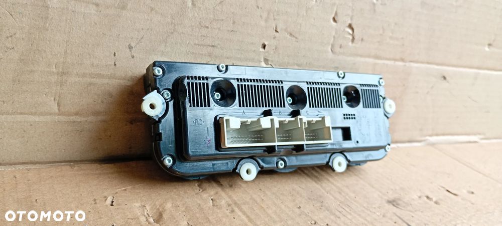 Panel nawiewu klimatyzacji klimy VW Passat B6 - 8