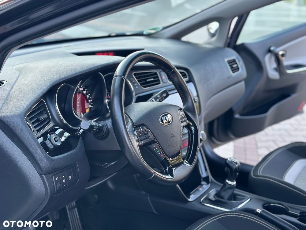 Kia Ceed 1.6 GDI Platinum Edition - 19