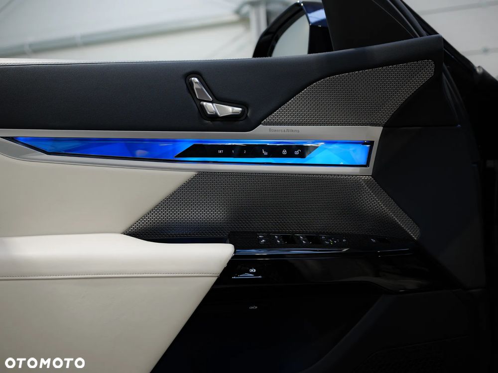 BMW Seria 7 740d xDrive sport - 40