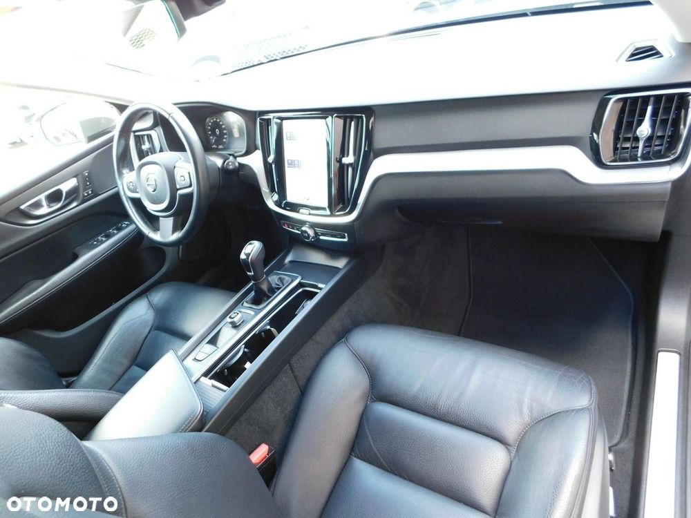 Volvo V60 D3 Momentum Pro - 7