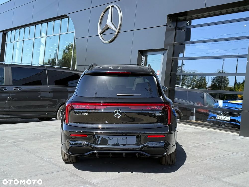 Mercedes-Benz GLB - 7