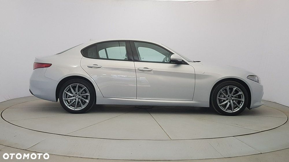 Alfa Romeo Giulia - 7