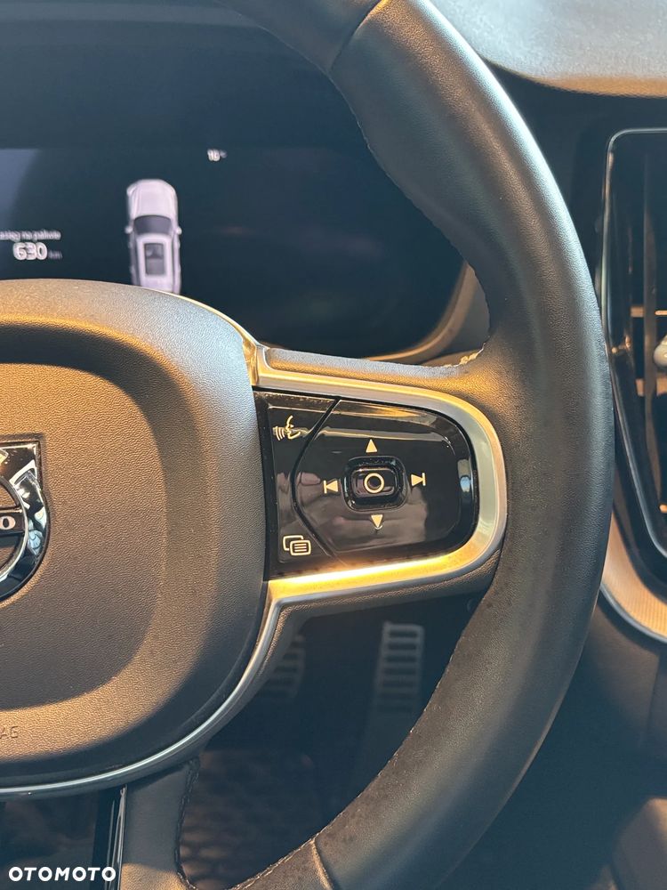 Volvo XC 60 B4 D AWD R-Design - 17