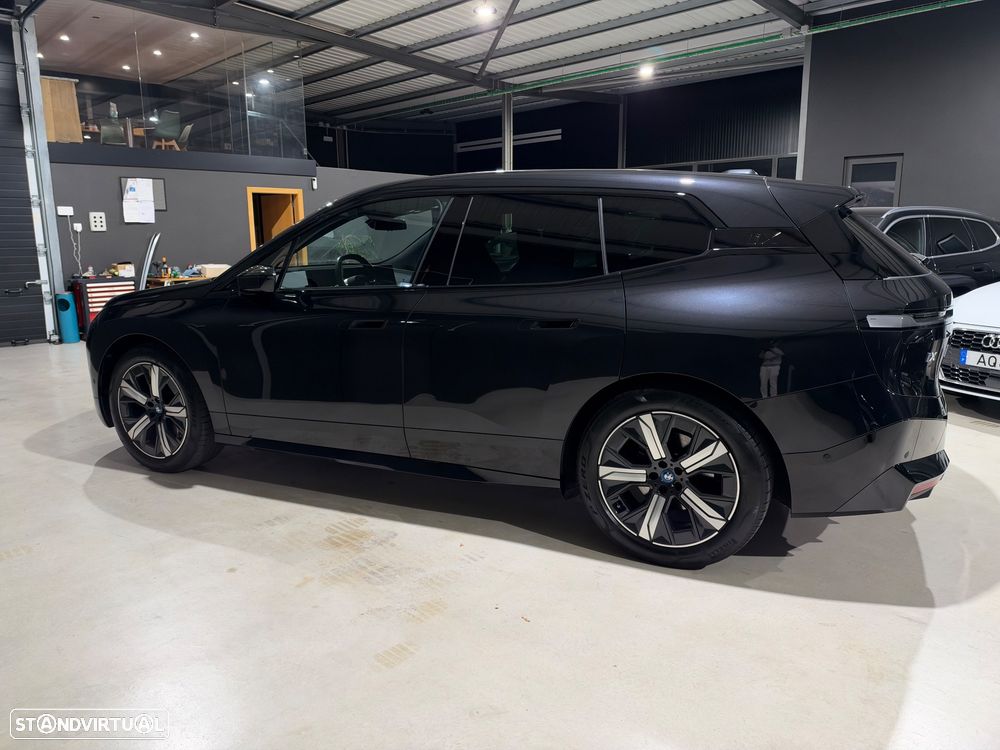 BMW iX xDrive 40 Pack Desportivo - 8