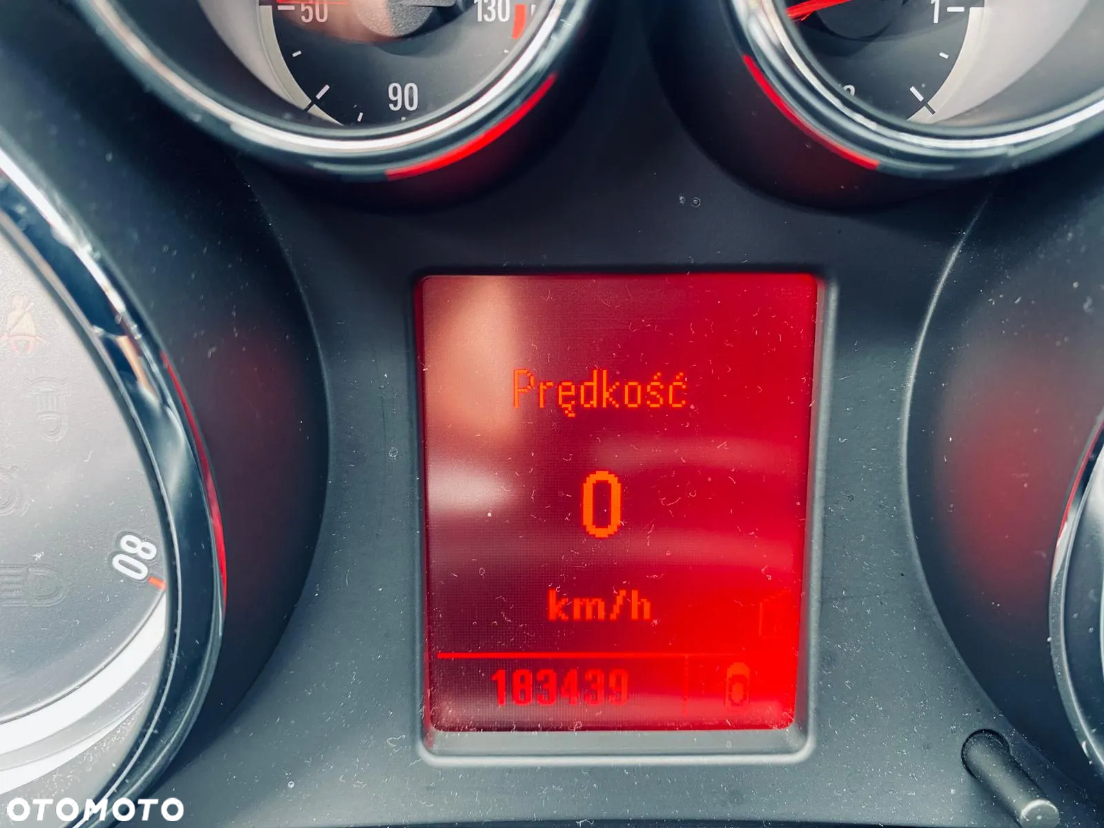 Opel Insignia 1.8 - 9