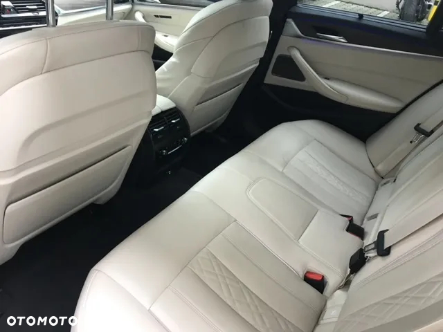 BMW Seria 5 540d xDrive M Sport sport - 9