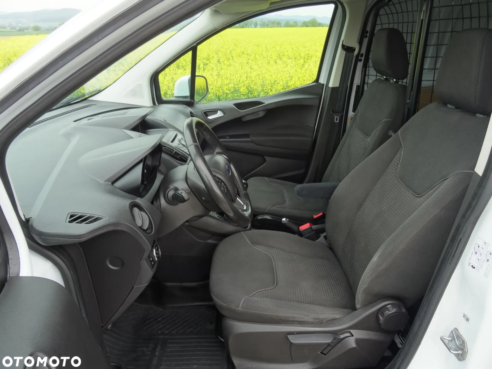 Ford Transit Courier - 10