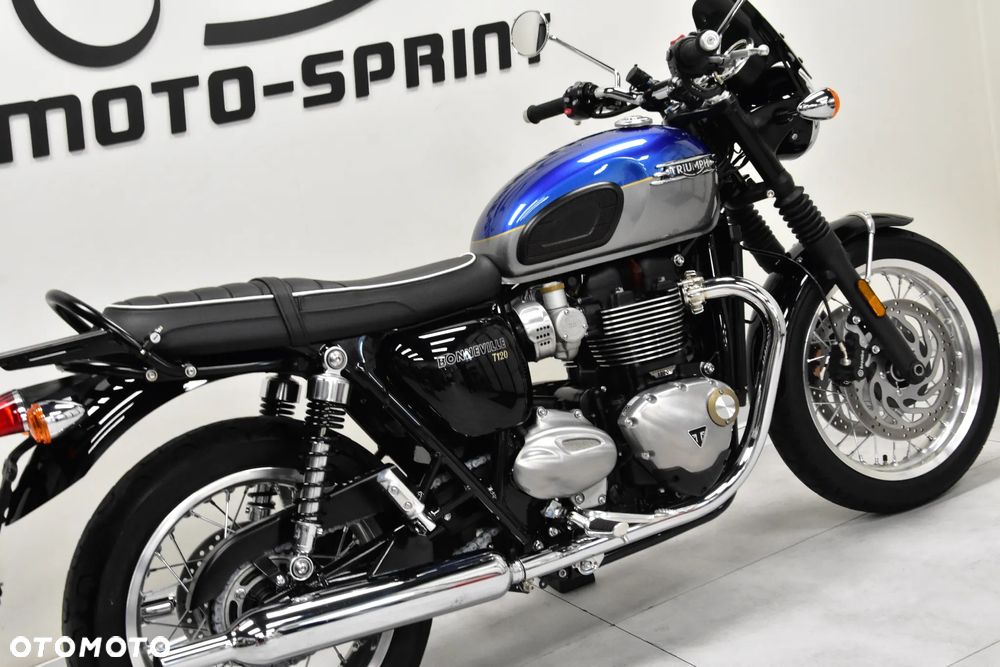 Triumph Bonneville - 11