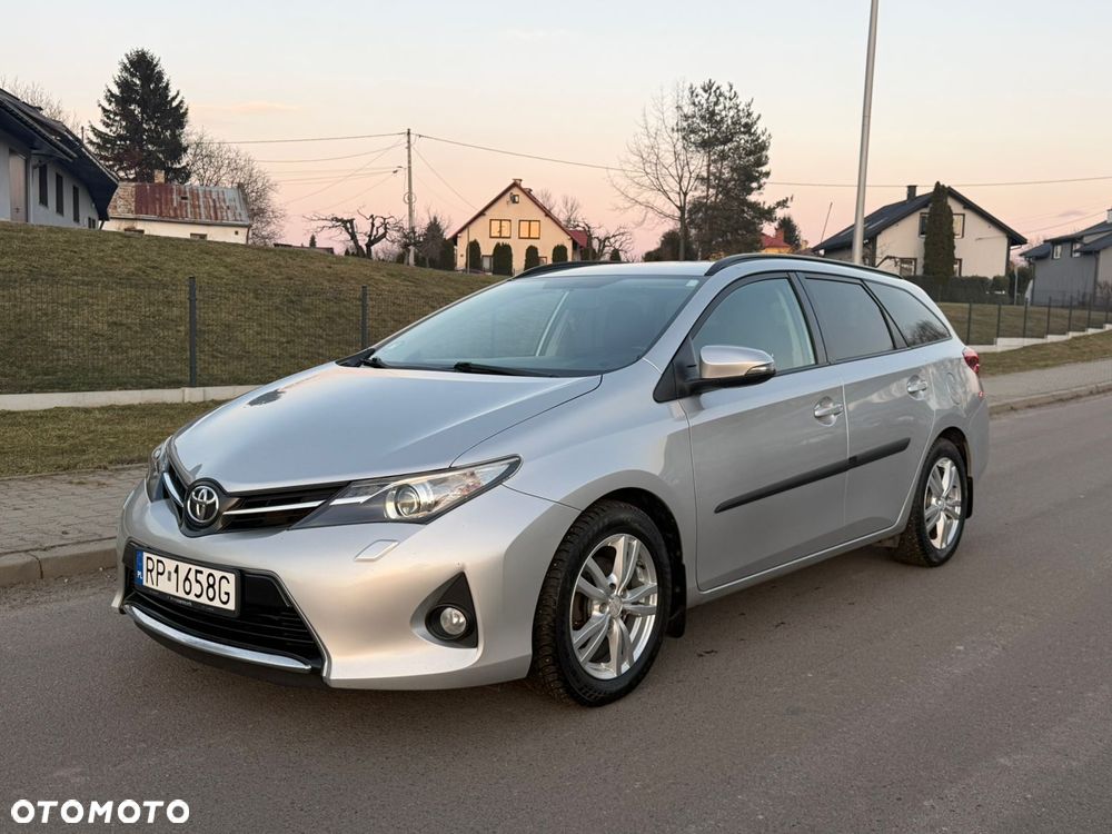 Toyota Auris 1.4 D-4D Life Plus - 1