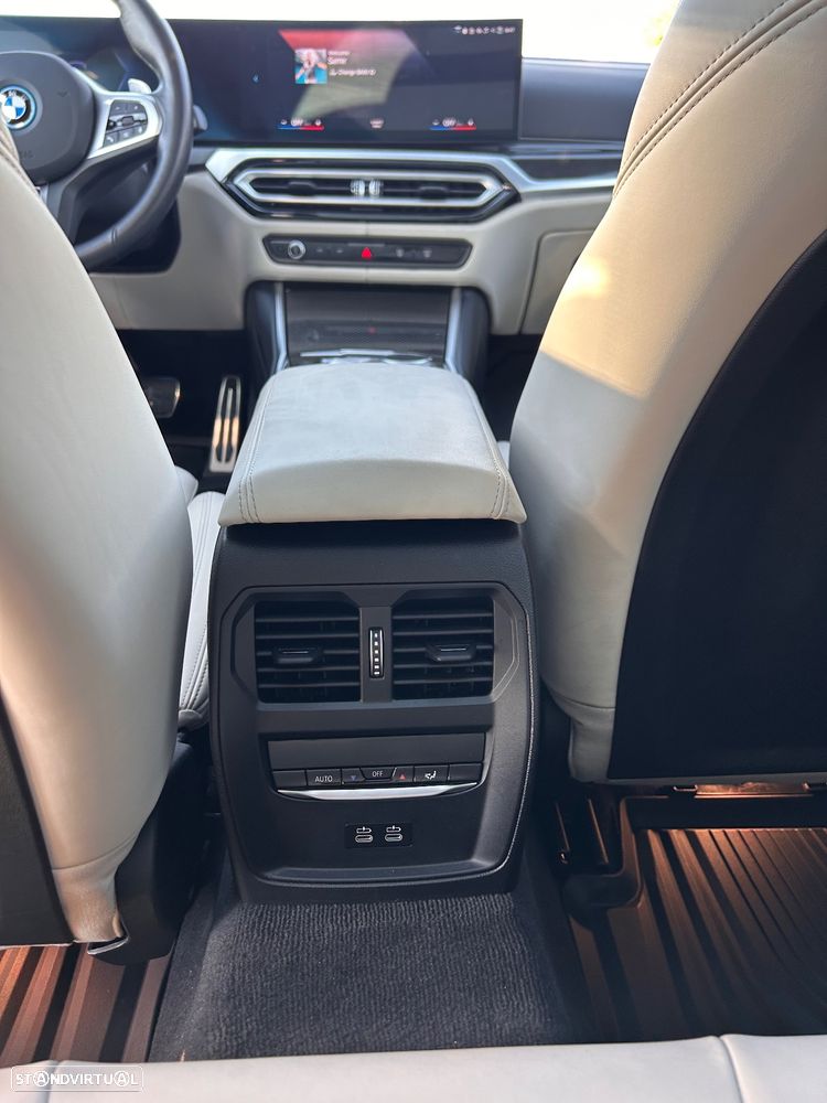 BMW 330 e Touring xDrive Aut. M Sport - 42