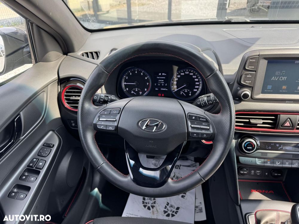 Hyundai KONA - 12