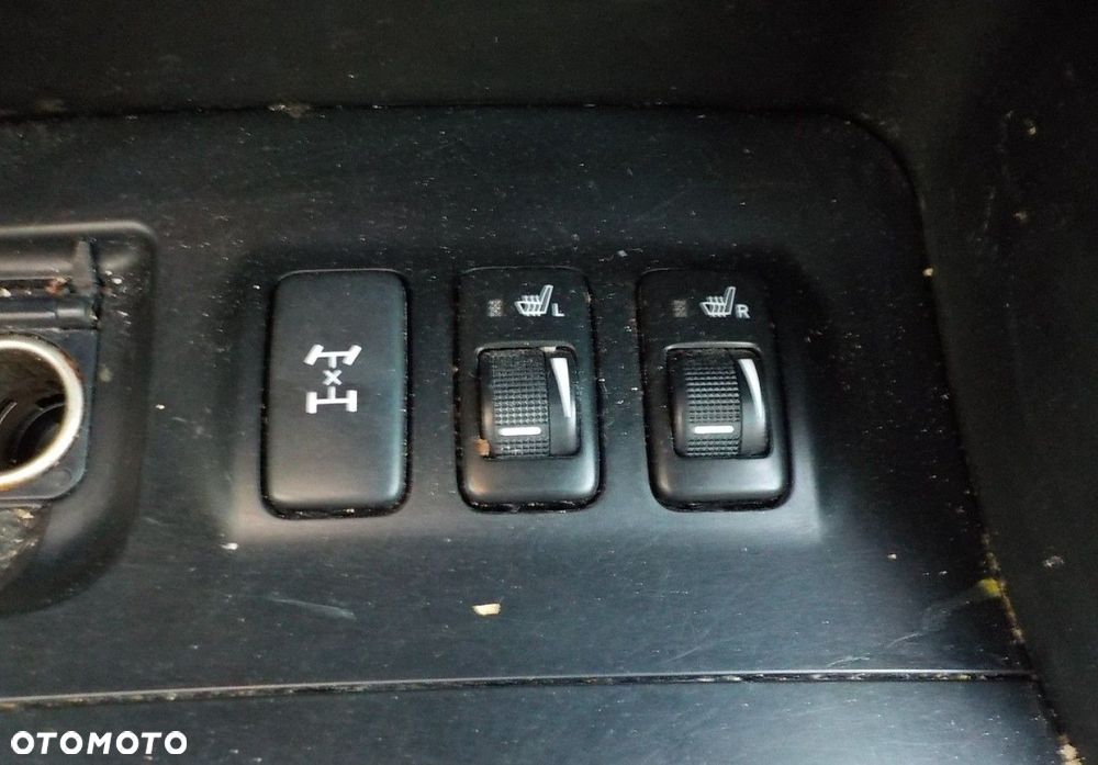 Toyota Land Cruiser - 37