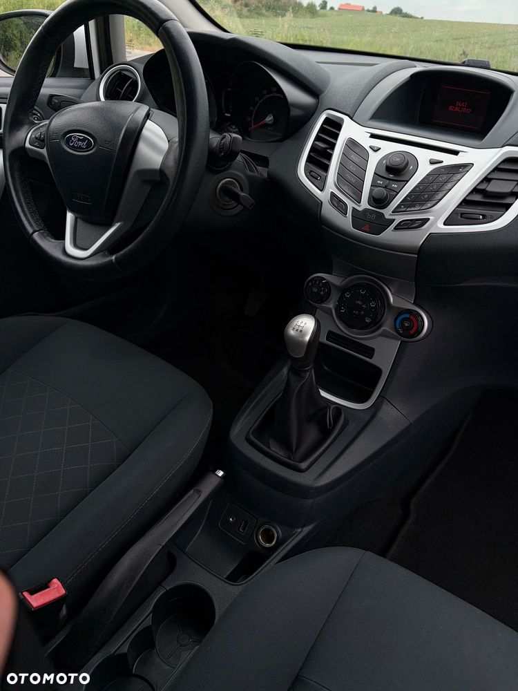 Ford Fiesta - 10