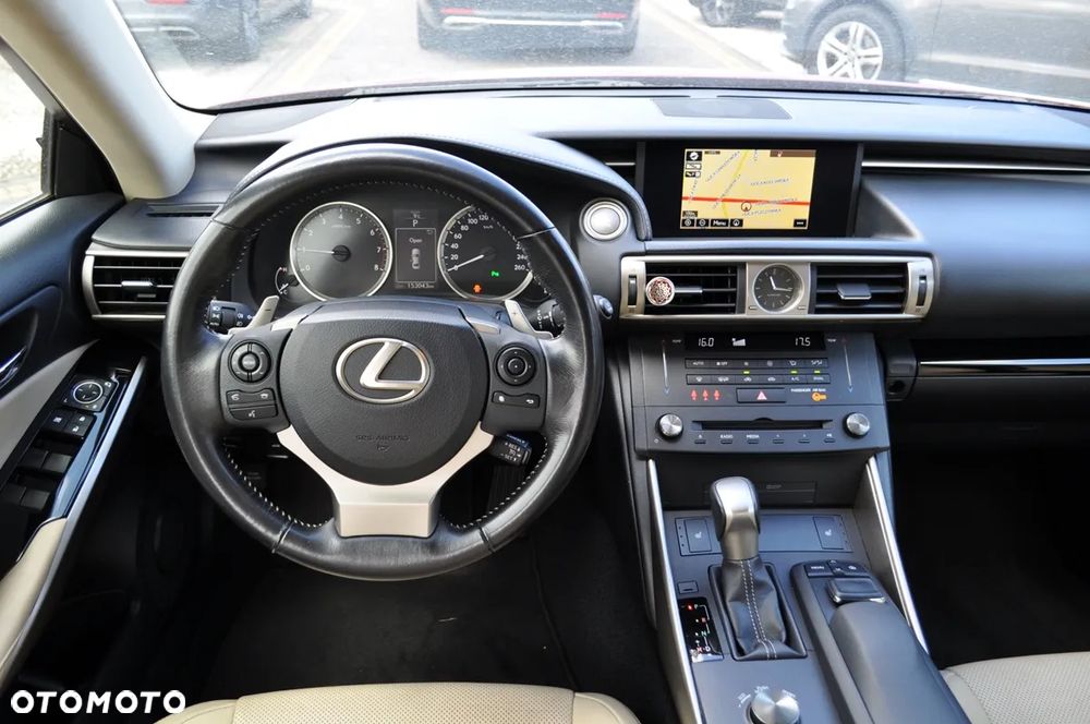 Lexus IS 200t Prestige - 30