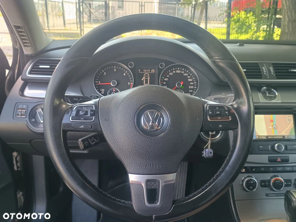 Volkswagen Passat 2.0 TDI DSG Comfortline - 19