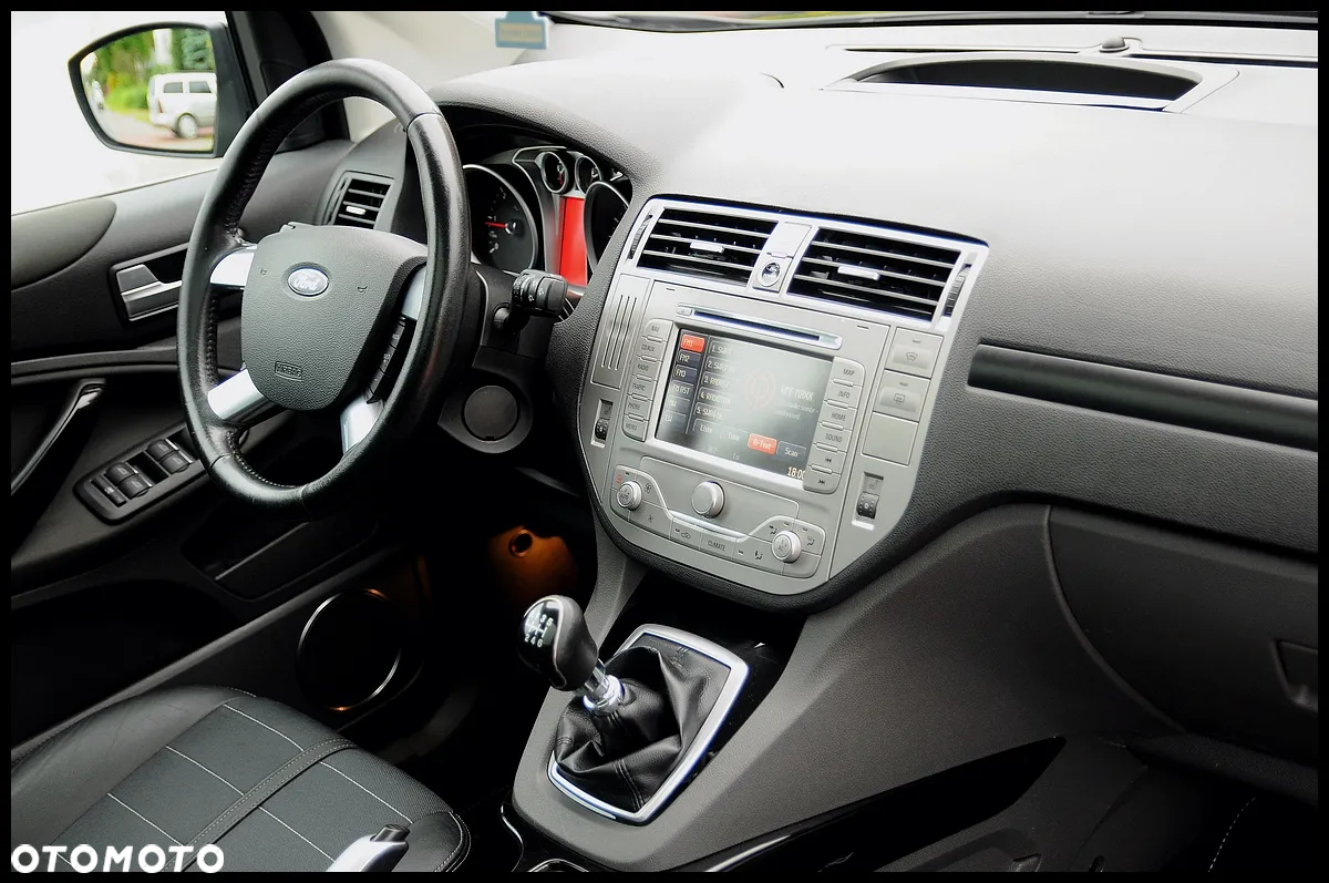 Ford Kuga 2.0 TDCi 4WD Titanium - 32