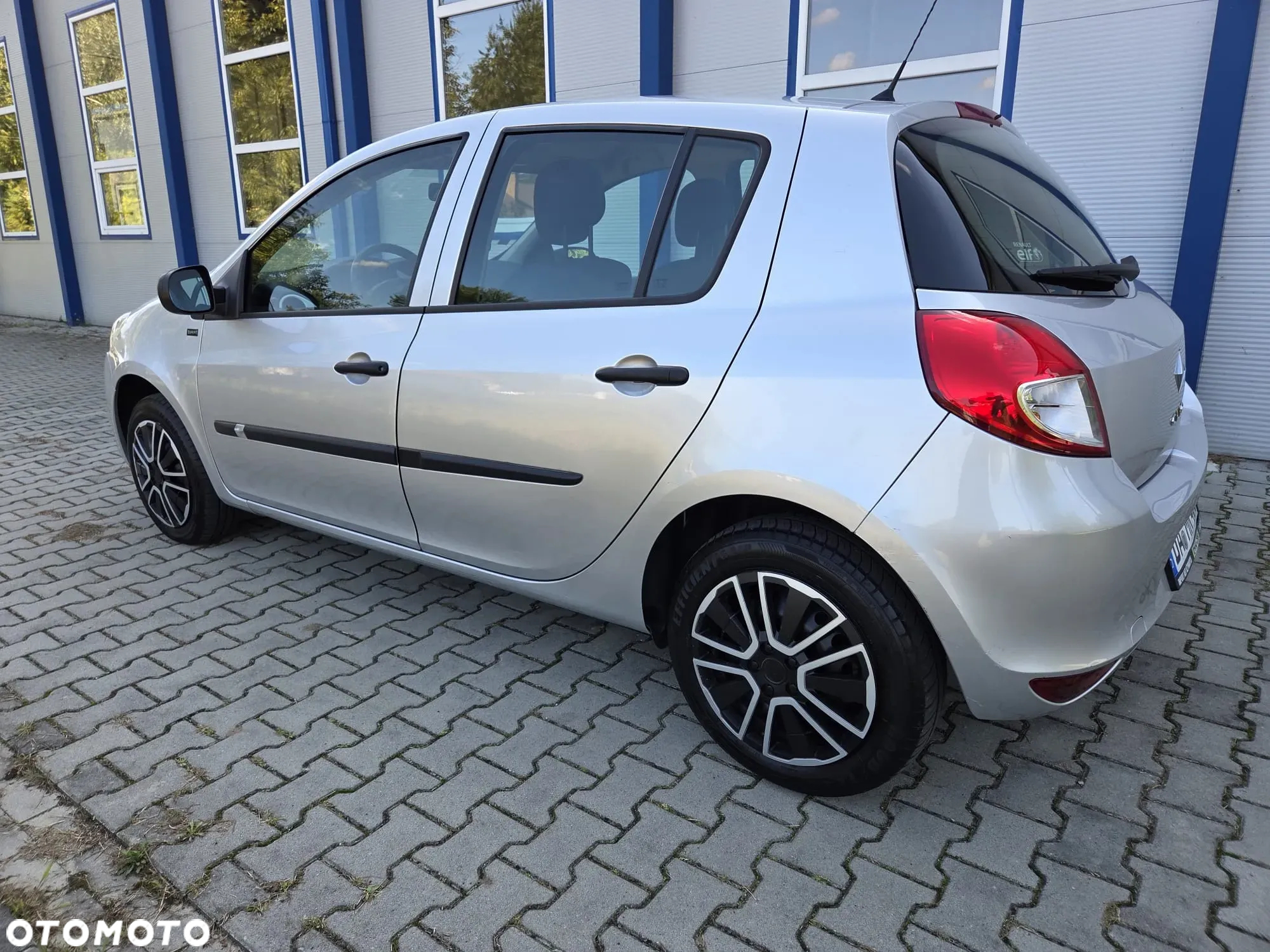 Renault Clio 1.2 16V 75 Yahoo - 5