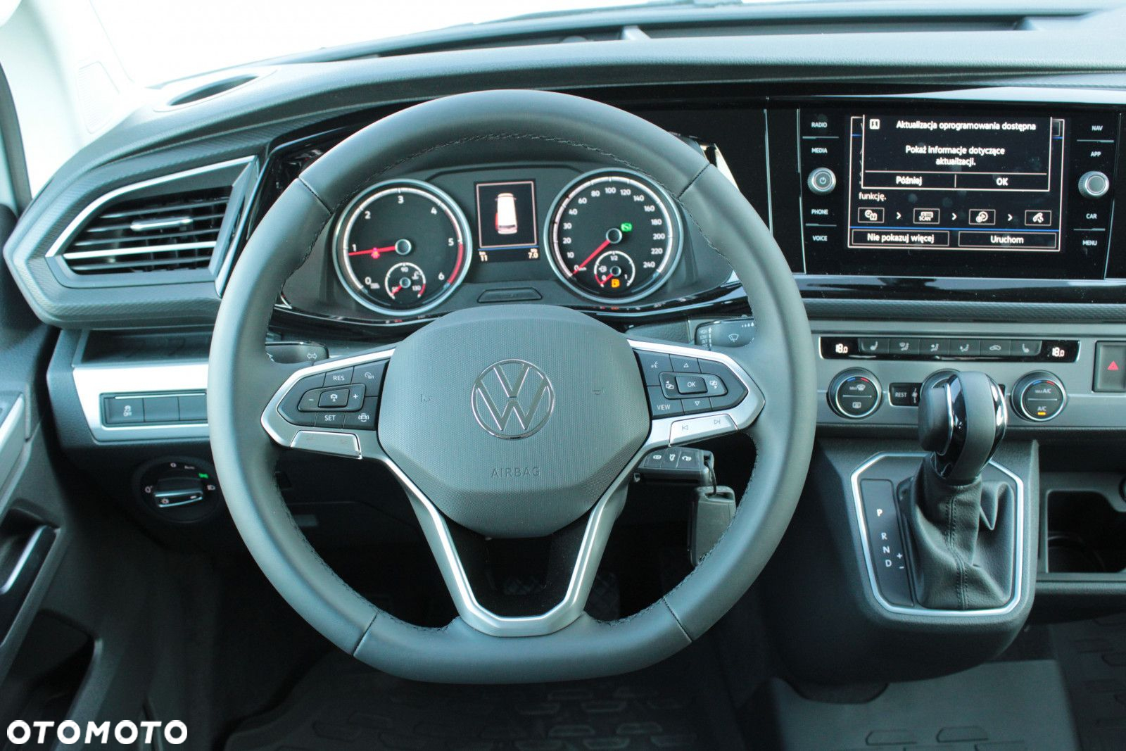 Volkswagen Multivan - 10