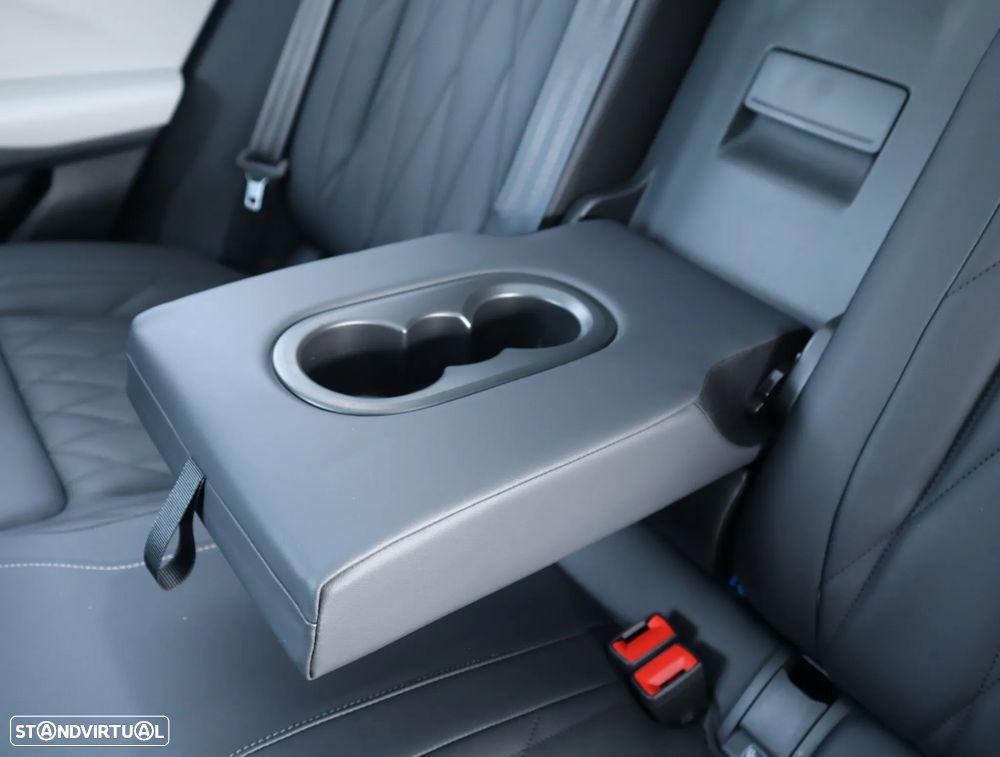 Ford Explorer 79 kWh Premium AWD - 27