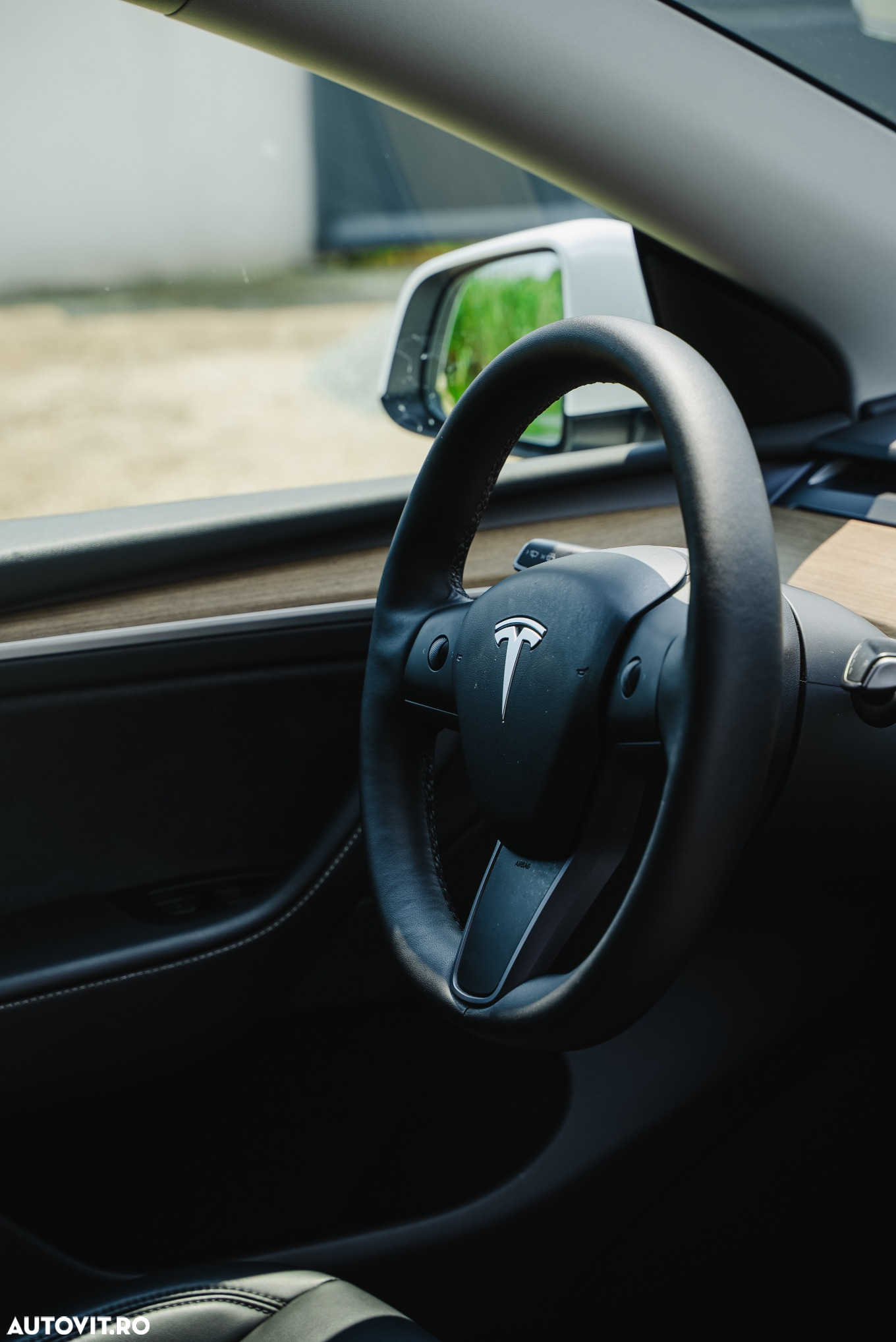 Tesla Model Y AWD Long Range - 26